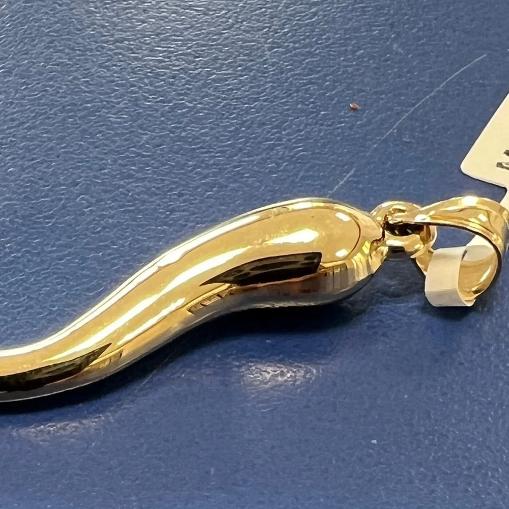 10k Gold Man’s Italian Horn Pendant
